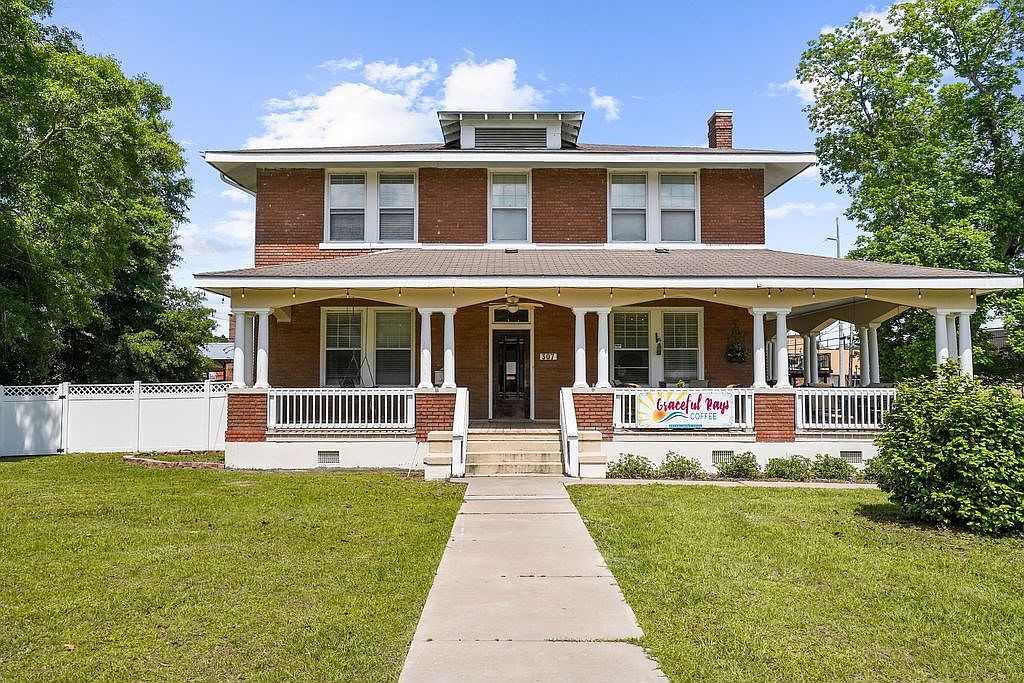 307 S Academy St Geneva, AL 36340 - Thumbnail 4