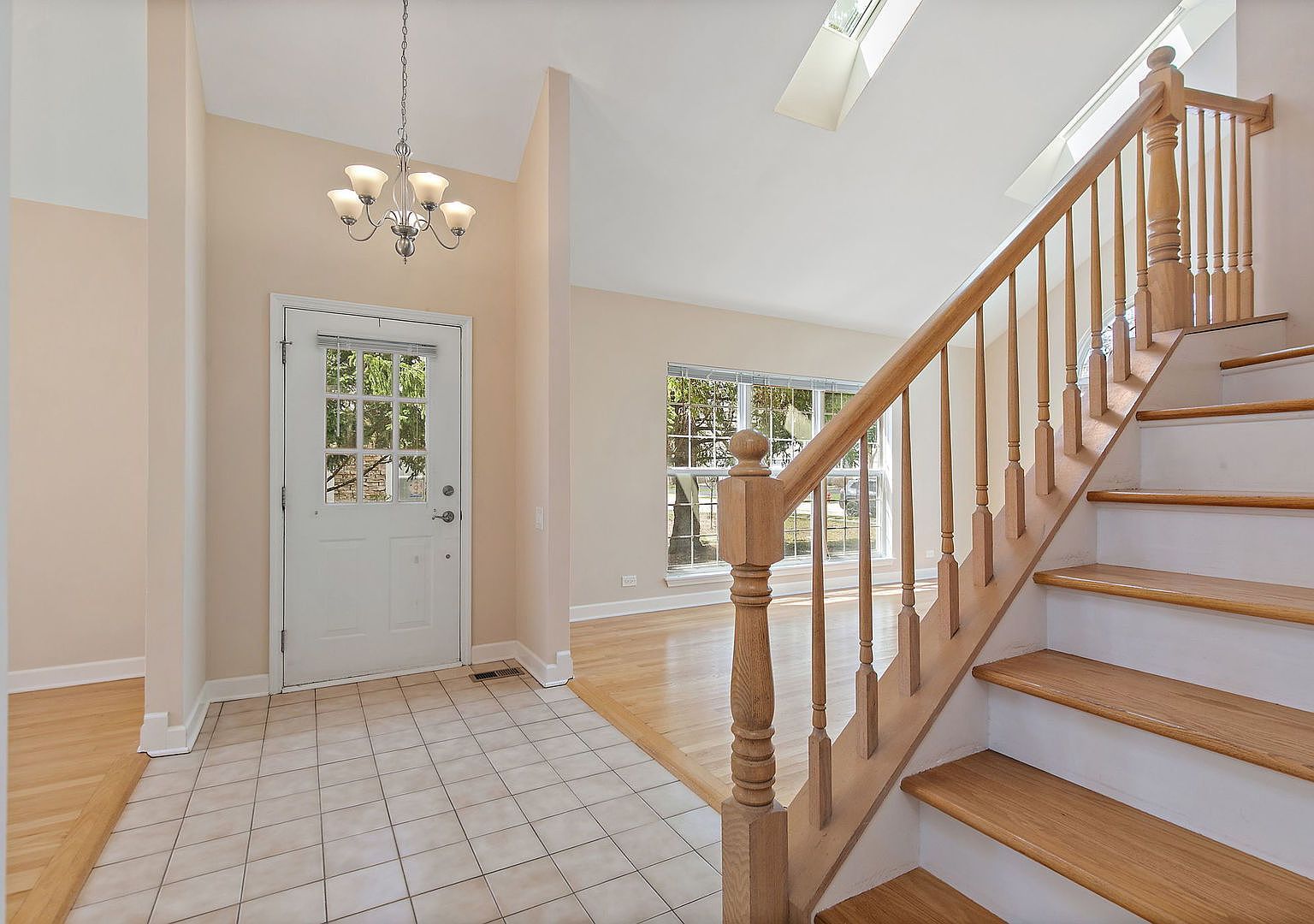 1415 Diamond Dr Hoffman Estates, IL 60192 - Thumbnail 4