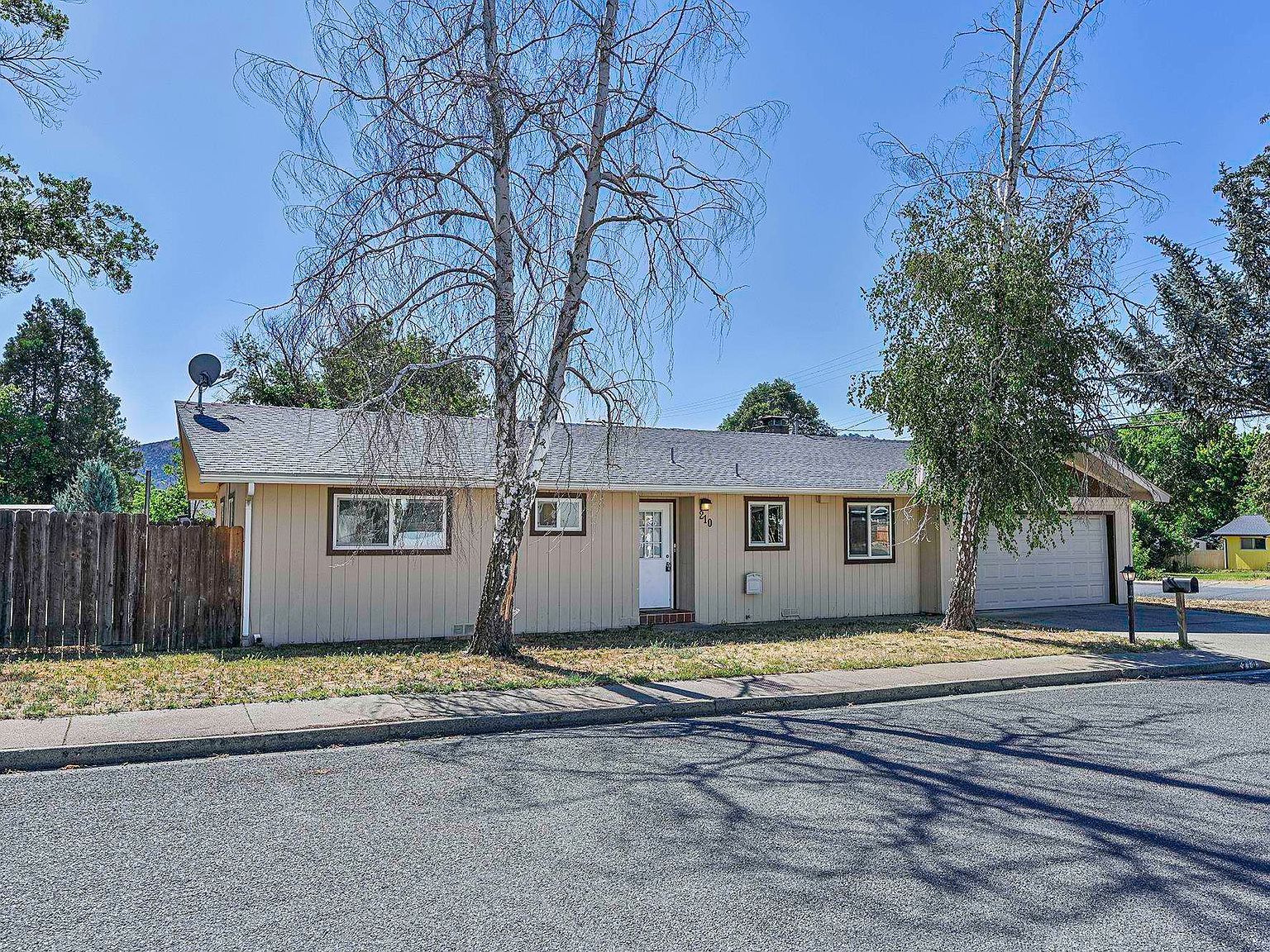 210 Sherman St Yreka, CA 96097 - Thumbnail 4