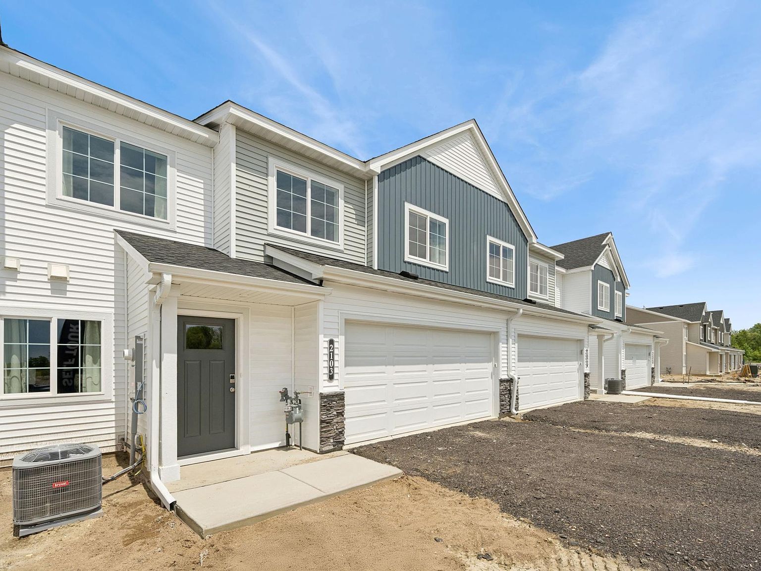 2113 Birch Ln Montrose, MN 55363 - Thumbnail 4