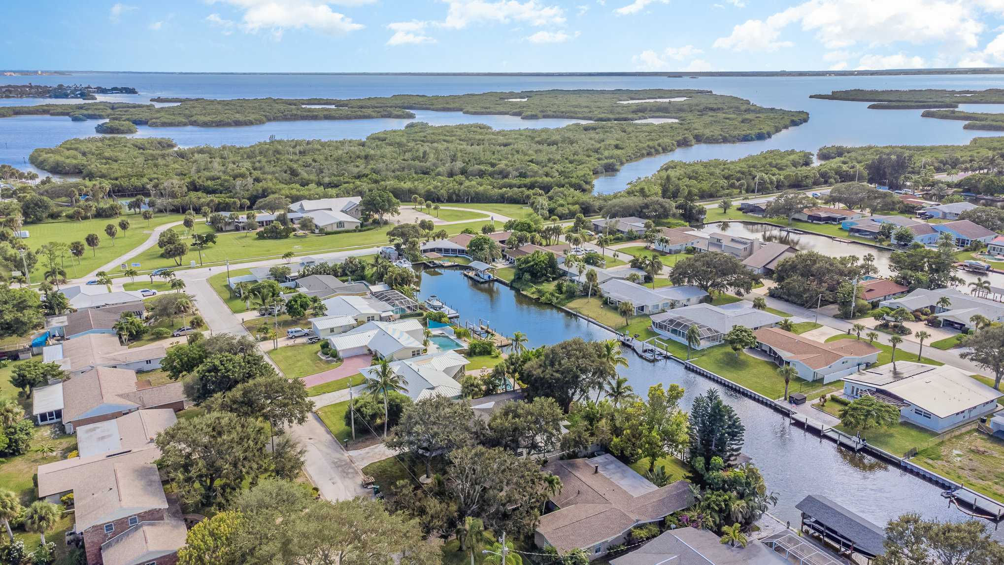 21 Riverview Lane, Cocoa Beach, FL, USA, 32931 - Thumbnail 4