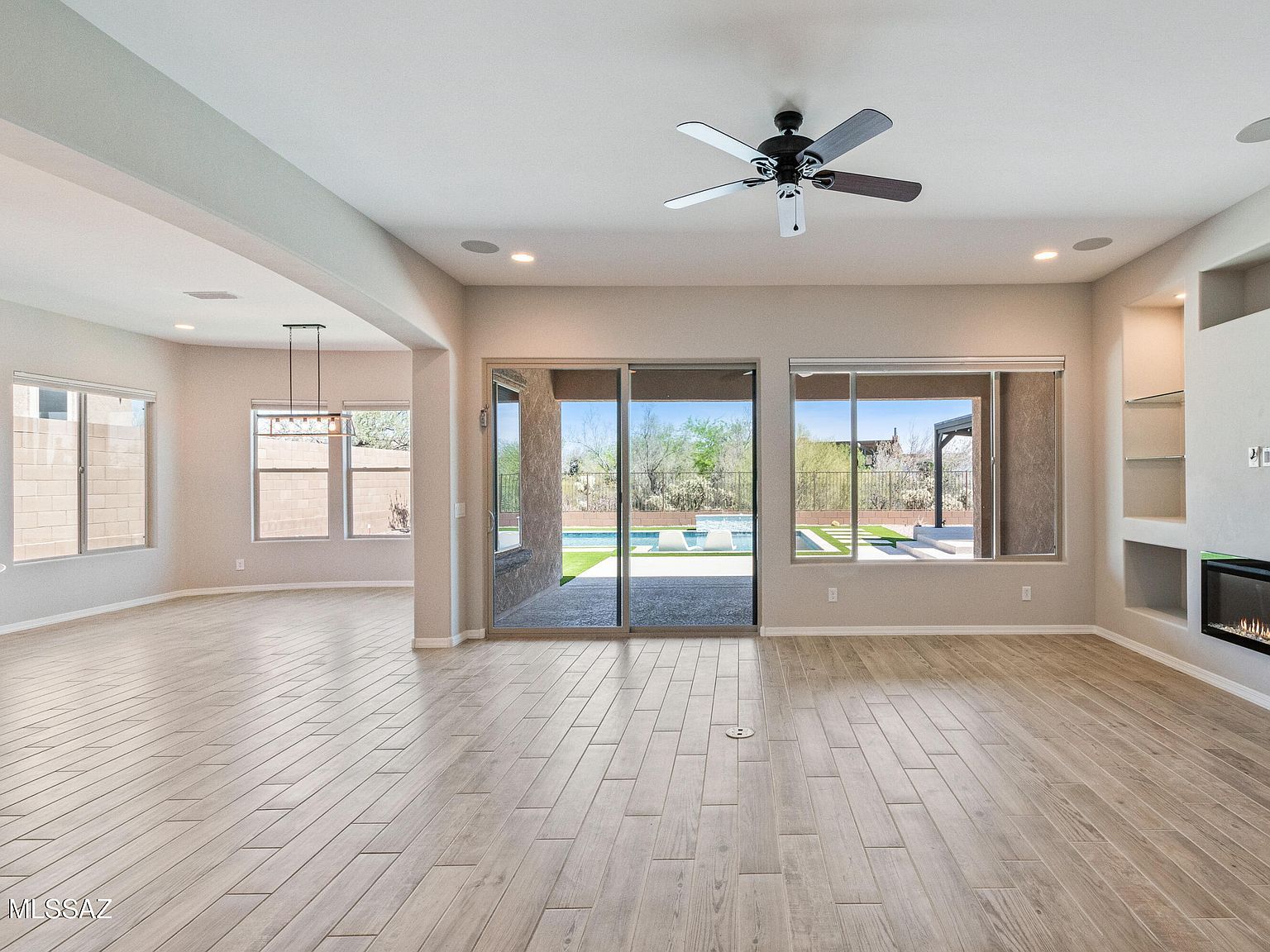 6909 W Cliff Spring Trl Marana, AZ 85658 - Thumbnail 4