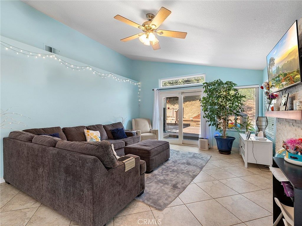 7527 Homestead Ln Highland, CA 92346 - Thumbnail 4