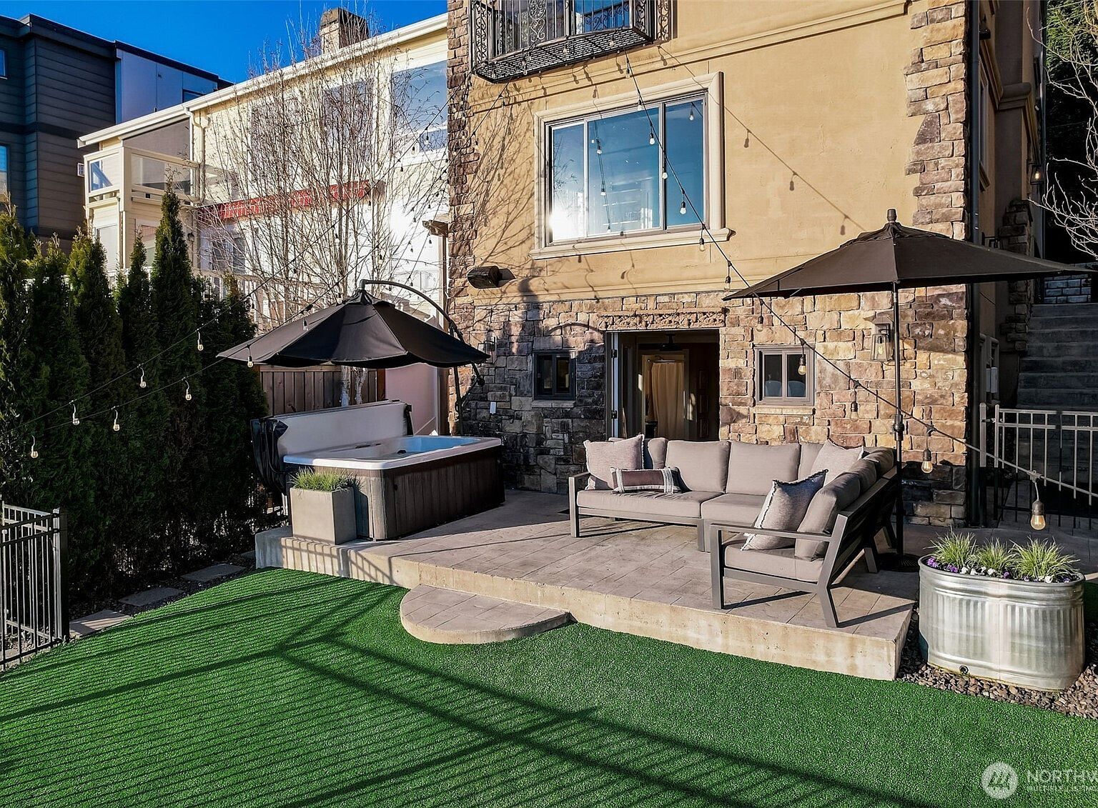 4013 E Lake Sammamish Shore Ln SE Sammamish, WA 98075 - Thumbnail 4