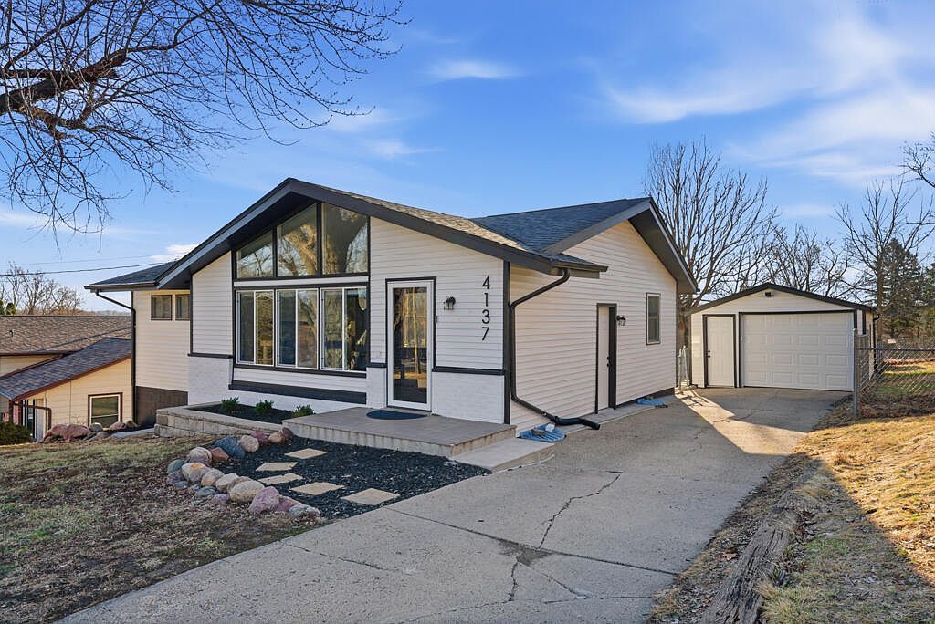 4137 Knob Hill Dr Des Moines, IA 50317 - Thumbnail 4