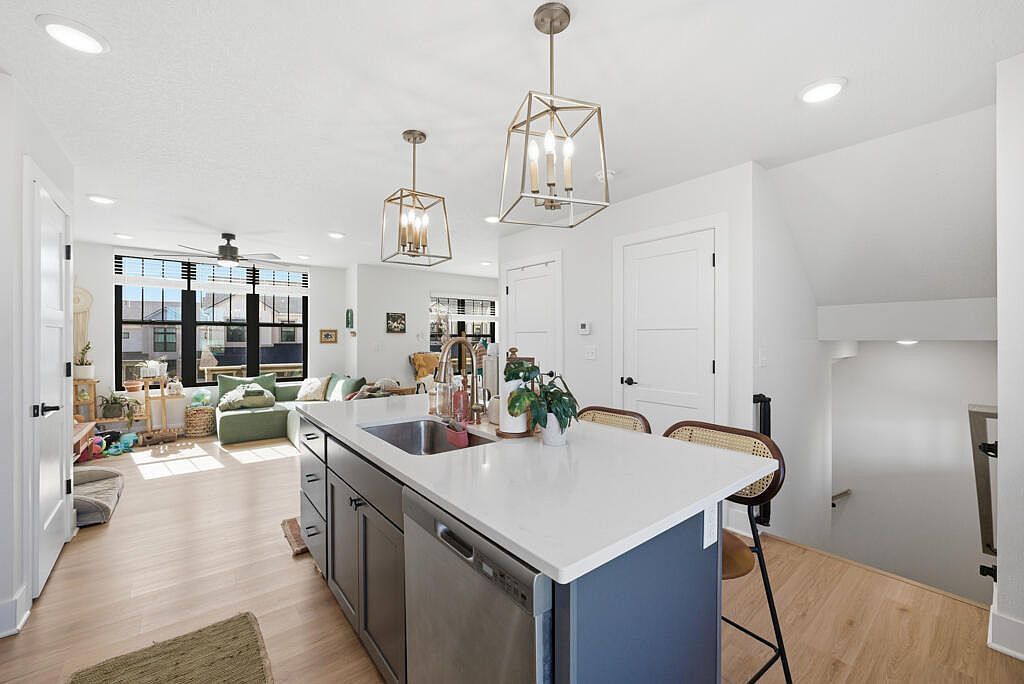 2833 SW Prairie Trail Pkwy Ankeny, IA 50023 - Thumbnail 4