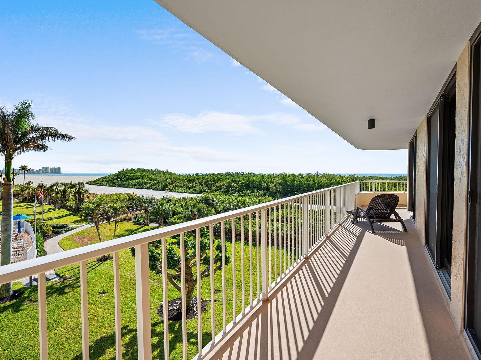 440 Seaview Ct APT 311 Marco Island, FL 34145 - Thumbnail 4