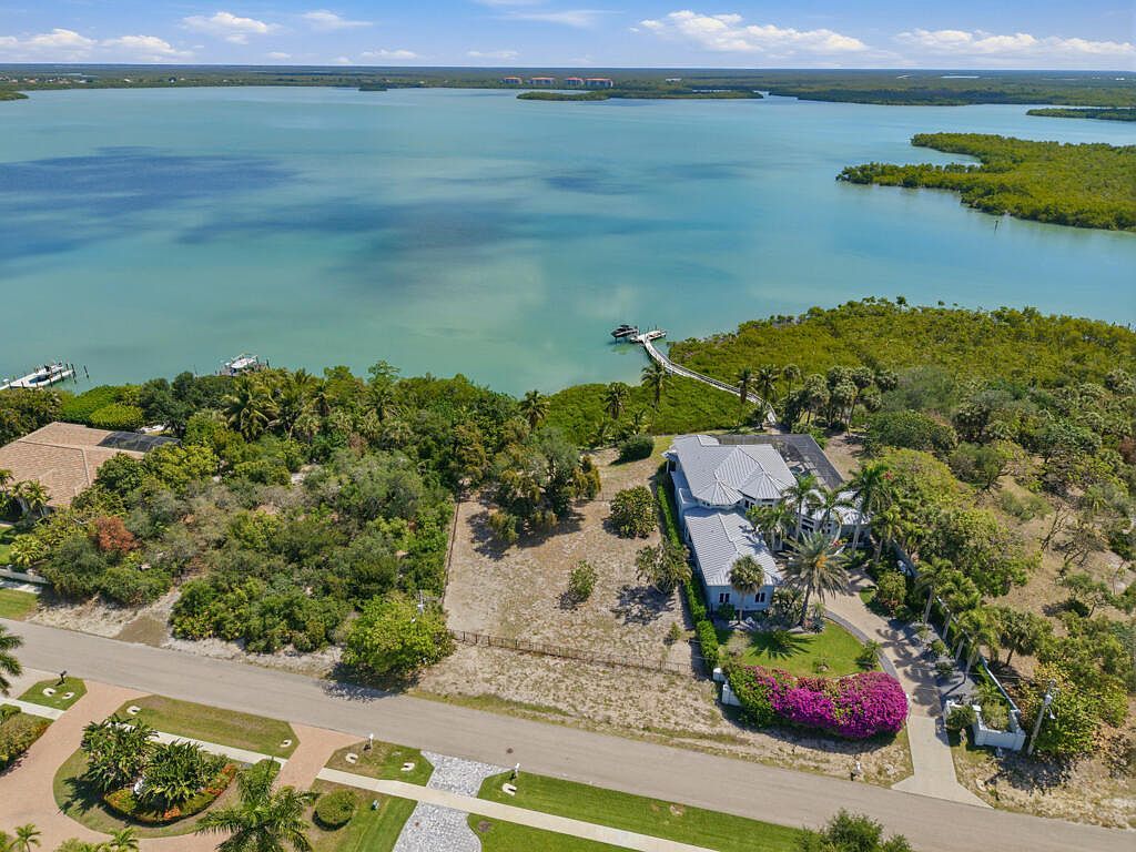 821 Caxambas Dr Marco Island, FL 34145 - Thumbnail 4