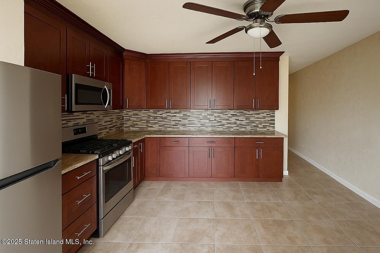 202 Chestnut Ave Staten Island, NY 10305 - Thumbnail 4