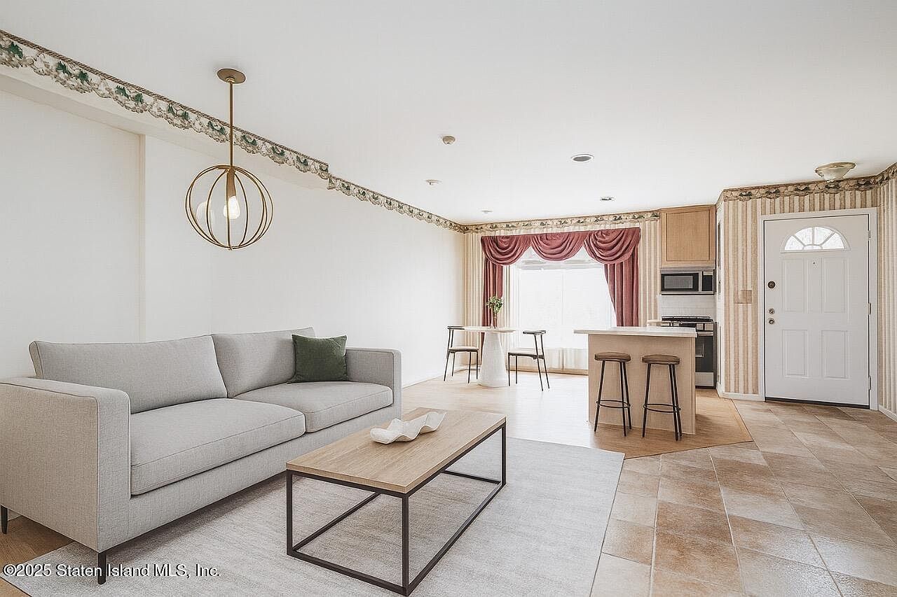 41 Wolcott Ave Staten Island, NY 10312 - Thumbnail 4