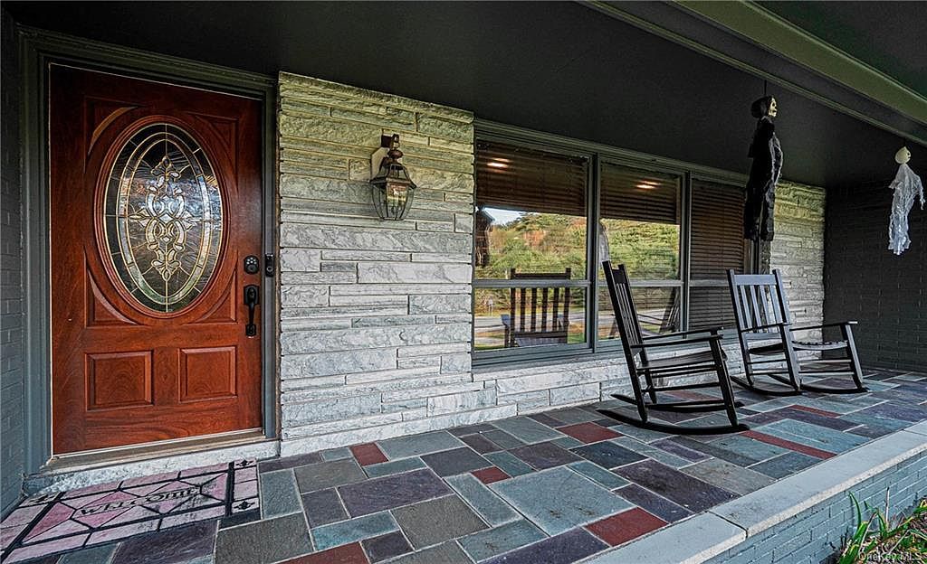 935 State Route 42 Sparrow Bush, NY 12780 - Thumbnail 4