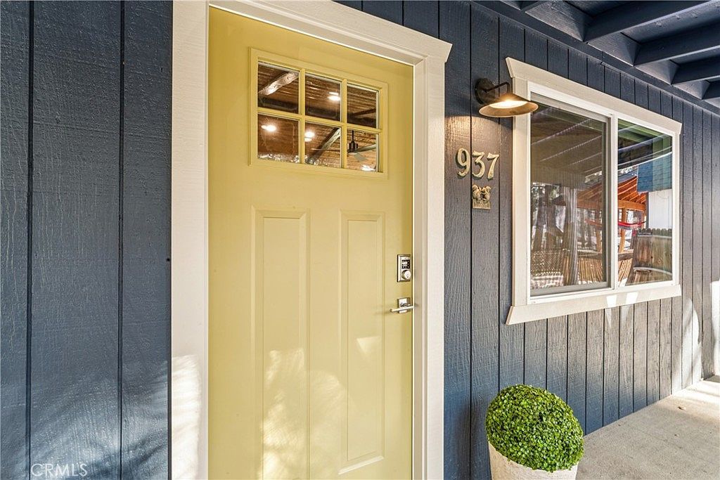 937 E Fairway Blvd Big Bear City, CA 92314 - Thumbnail 4