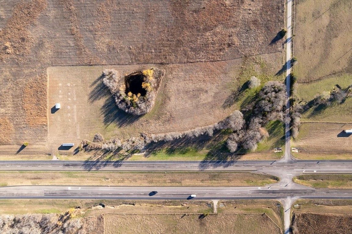 265 County Road 1280 Ector, TX 75439 - Thumbnail 4