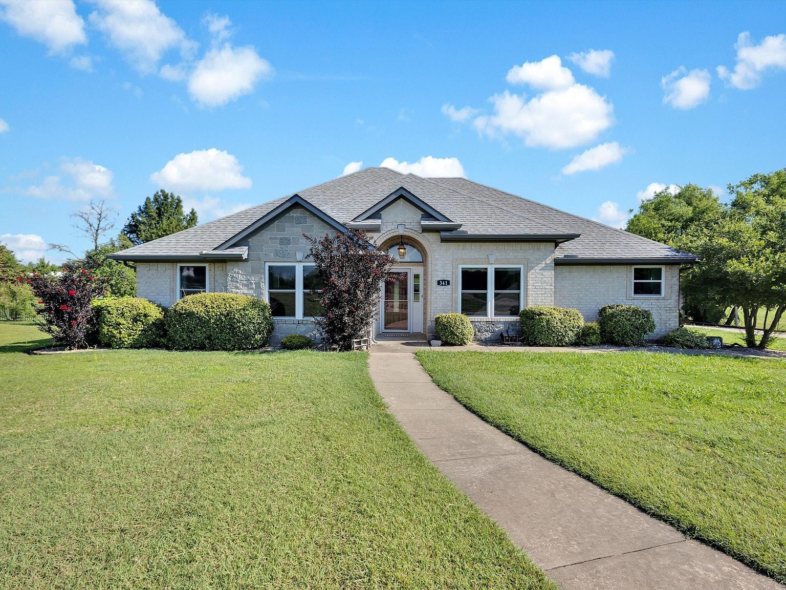 341 Stark Ln Sherman, TX 75090 - Thumbnail 4