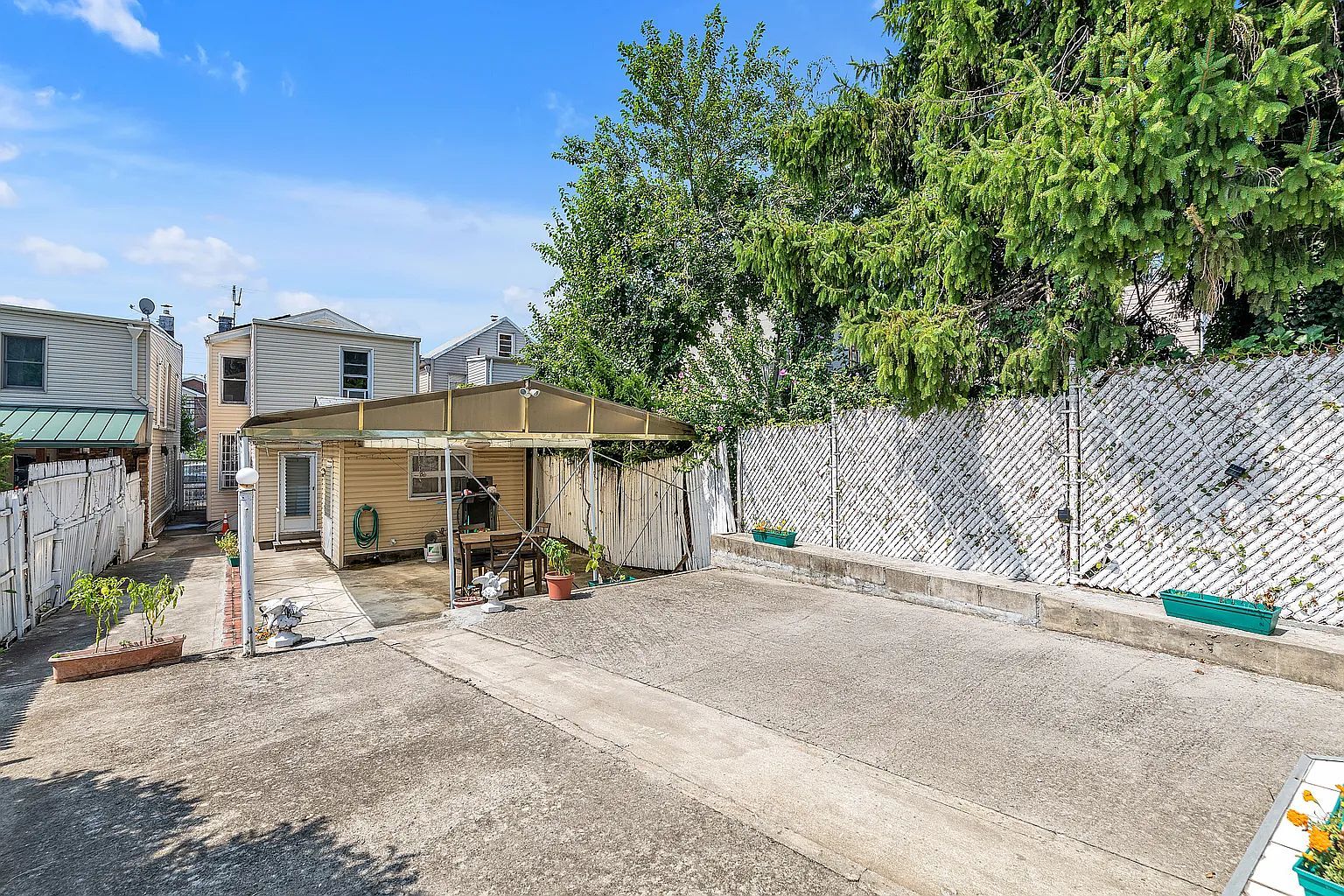 54-05 68th St Maspeth, NY 11378 - Thumbnail 4