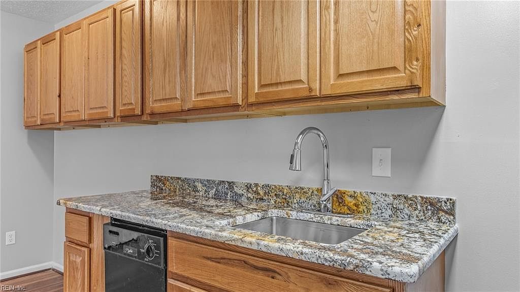 30 Pacific Dr UNIT 1 Hampton, VA 23666 - Thumbnail 4