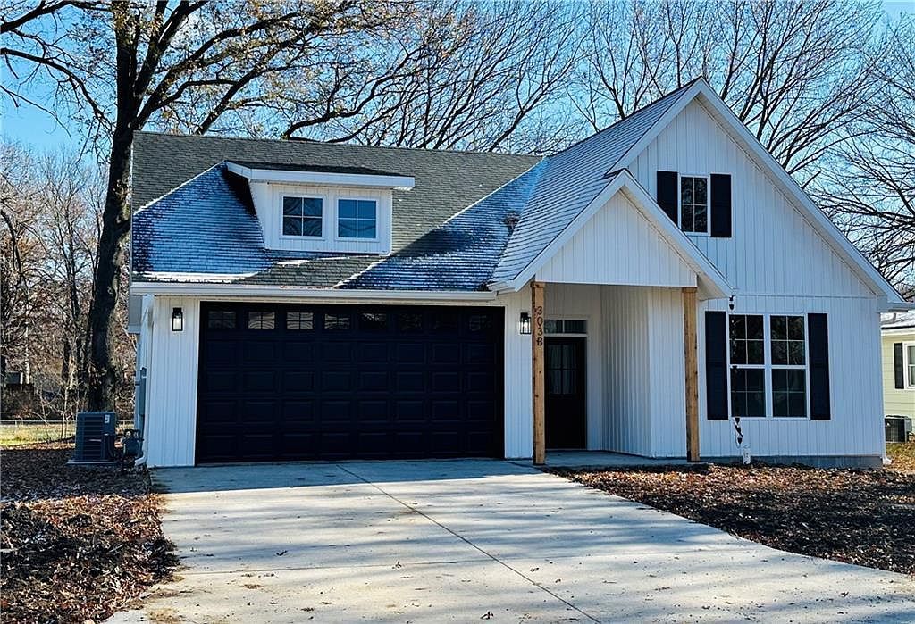 303 S Cayuga St #B Frontenac, KS 66763 - Thumbnail 4