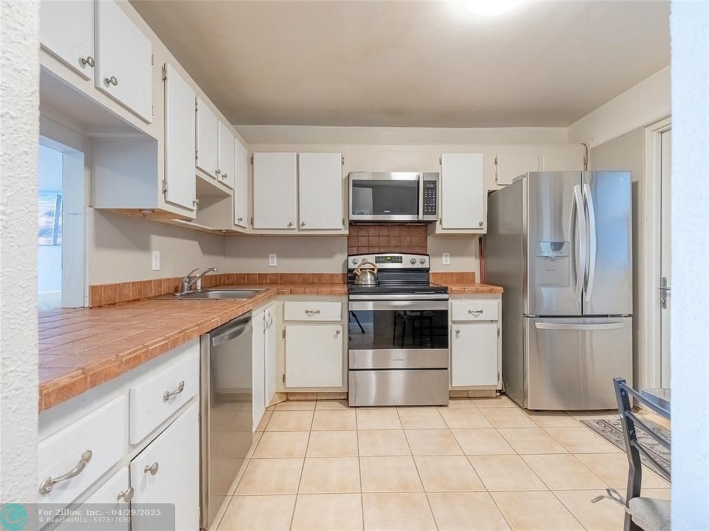 2200 NE 33rd Ave APT 6E Fort Lauderdale, FL 33305 - Thumbnail 4