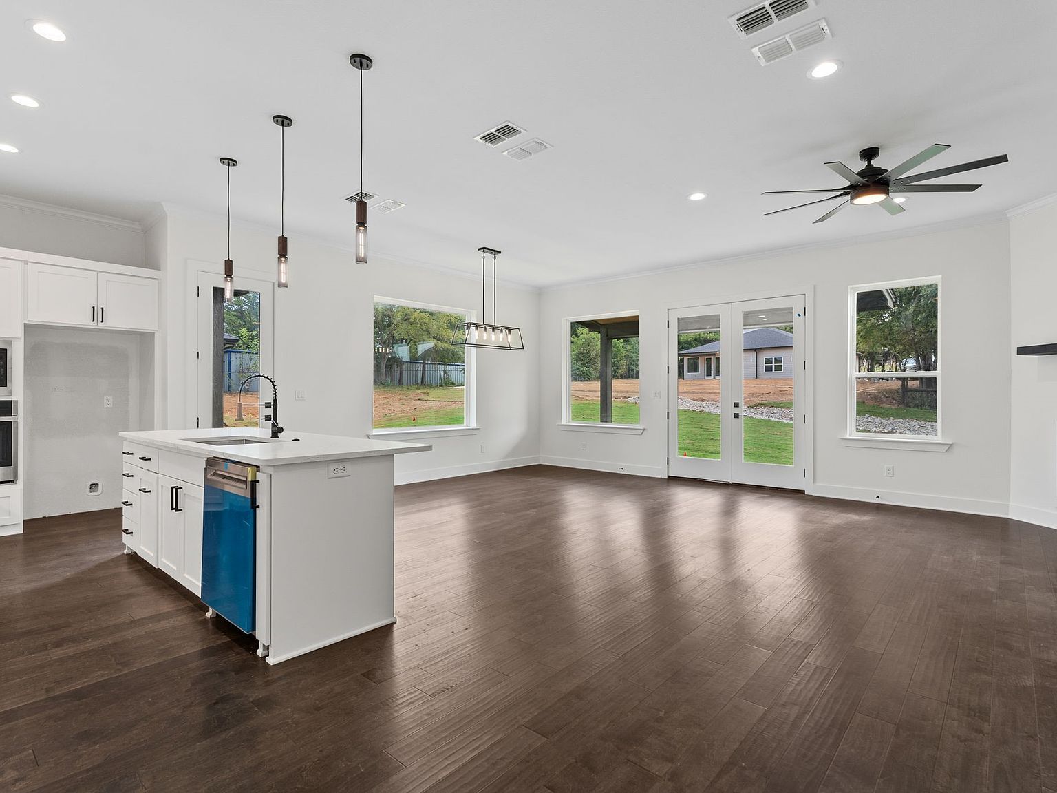 1100 S Main St Lindale, TX 75771 - Thumbnail 4