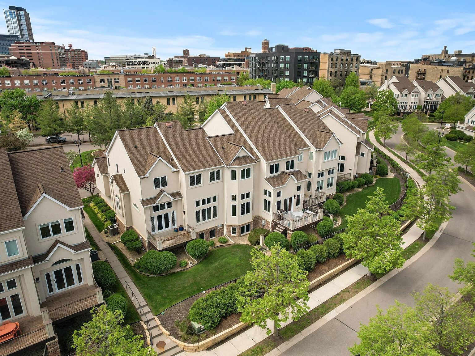 517 River St Minneapolis, MN 55401 - Thumbnail 4