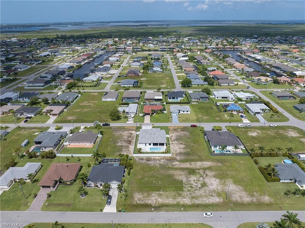 109 NW 35th Pl Cape Coral, FL 33993 - Thumbnail 4