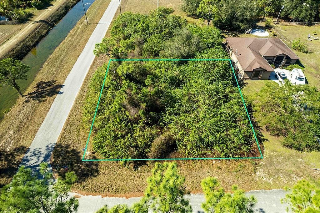 4407 E 20th St #13 Alva, FL 33920 - Thumbnail 4