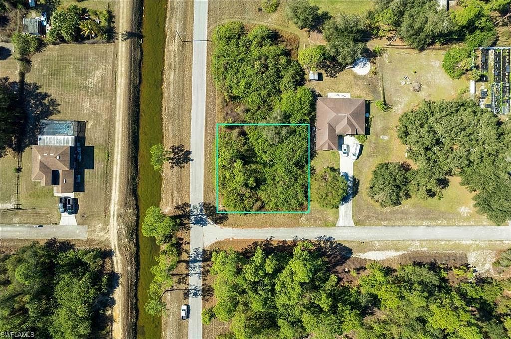 4407 E 20th St Alva, FL 33920 - Thumbnail 4