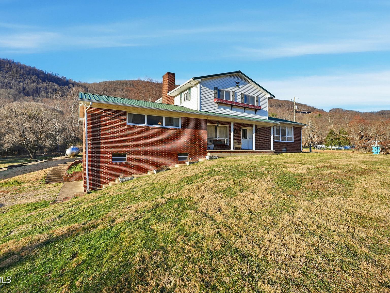 5831 Powell Valley Rd Big Stone Gap, VA 24219 - Thumbnail 4