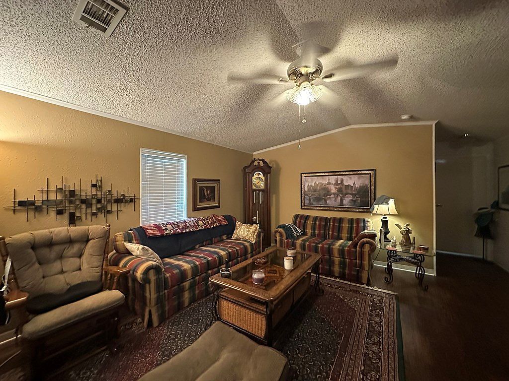 944 Whispering Pine Ln Lufkin, TX 75901 - Thumbnail 4