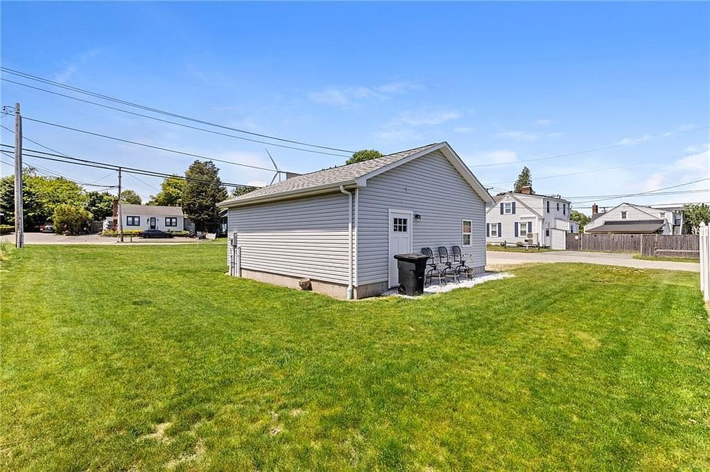 3055 E Main Rd Portsmouth, RI 02871 - Thumbnail 4