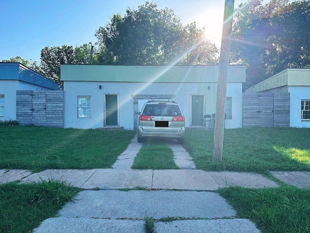 402 NW 3rd St Lawton, OK 73507 - Thumbnail 4