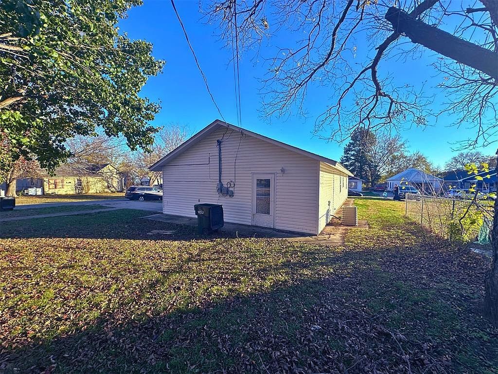 802 W Gentry St Henryetta, OK 74437 - Thumbnail 4