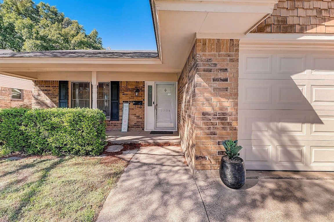 2304 Emily Dr Fort Worth, TX 76112 - Thumbnail 4