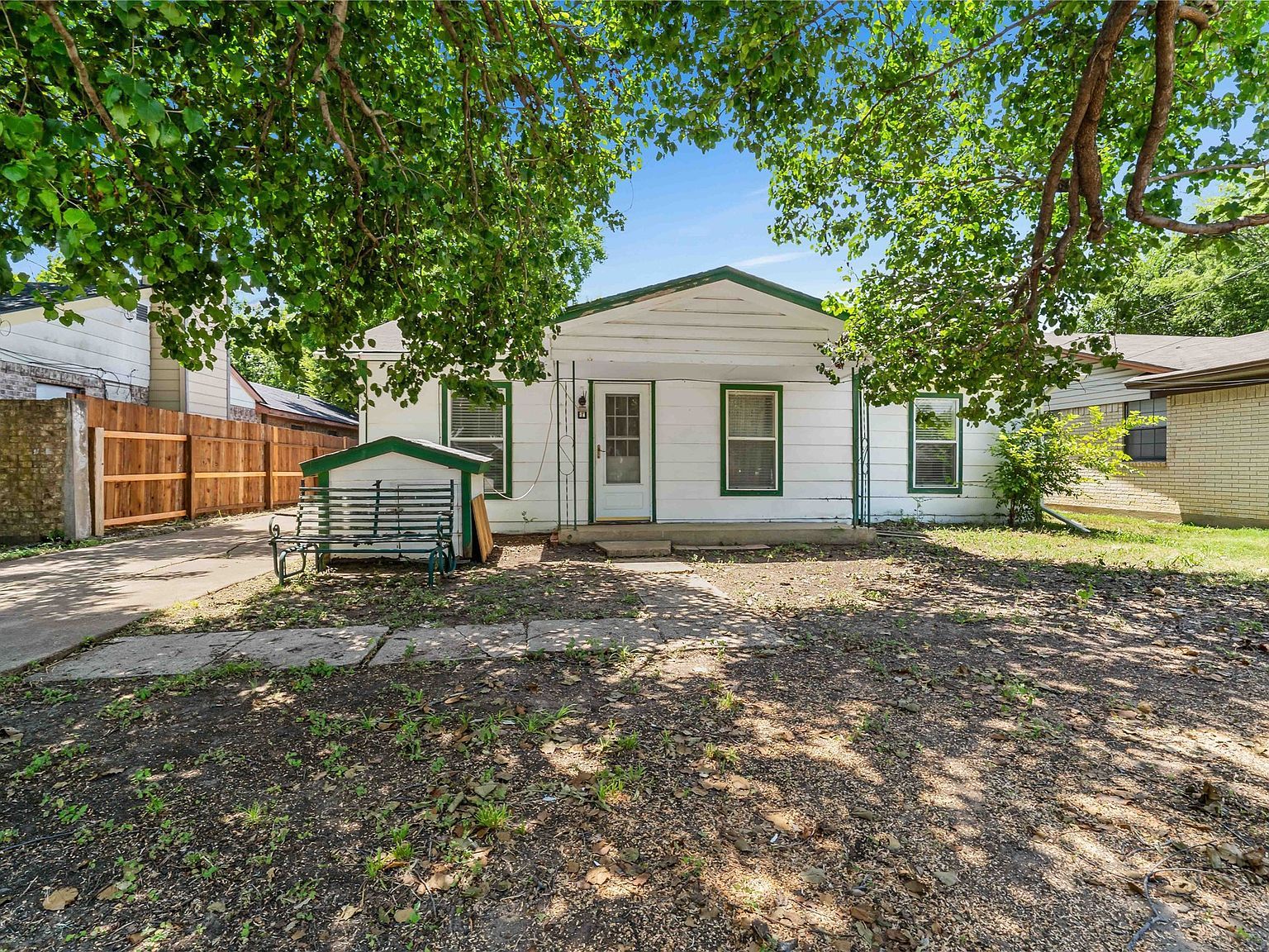 2221 Varsity Dr Grand Prairie, TX 75051 - Thumbnail 4