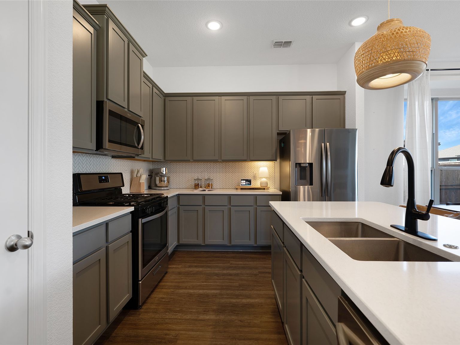 1501 White Water Way Aubrey, TX 76227 - Thumbnail 4