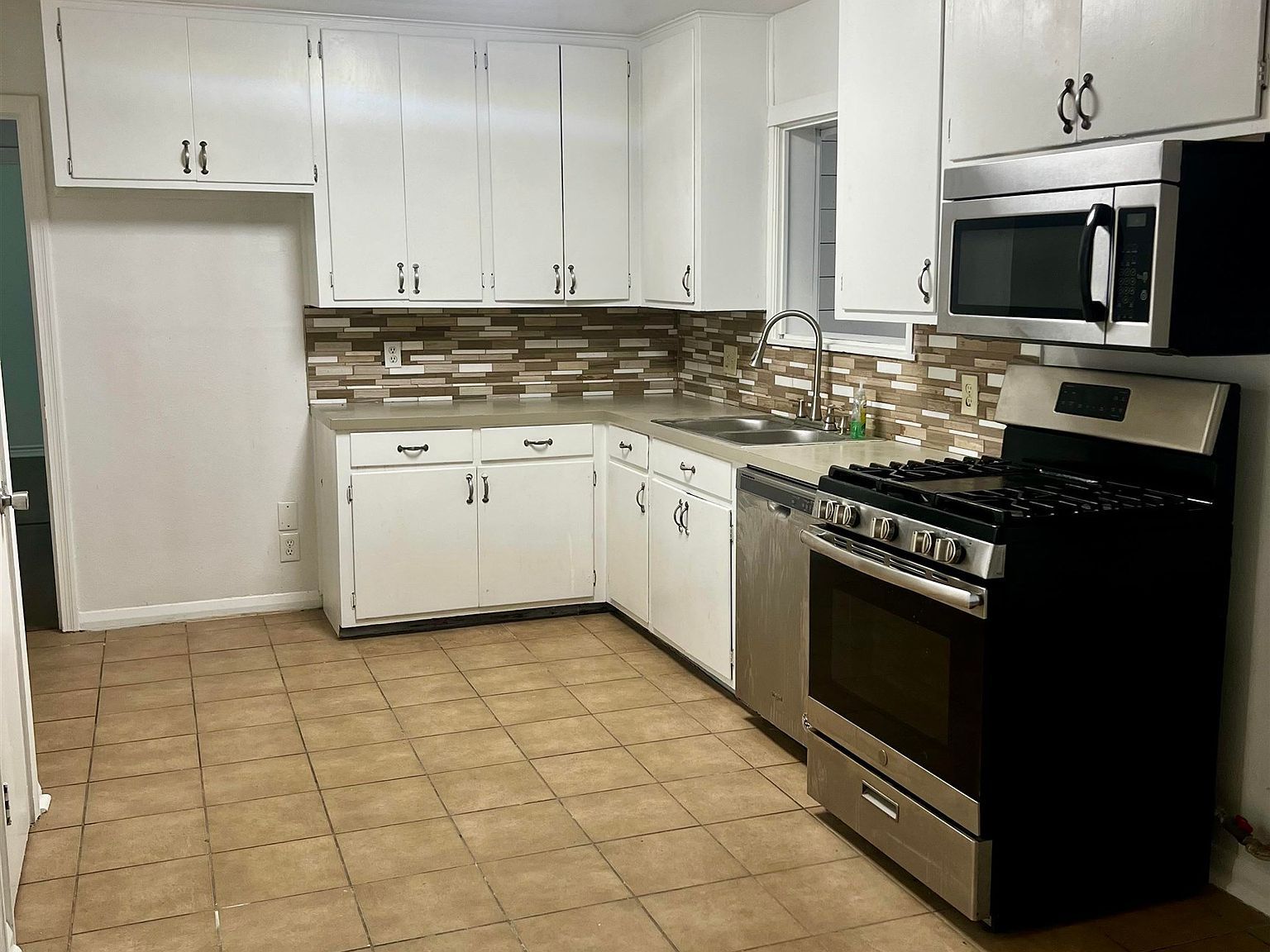 5101 Main Ave Groves, TX 77619 - Thumbnail 4