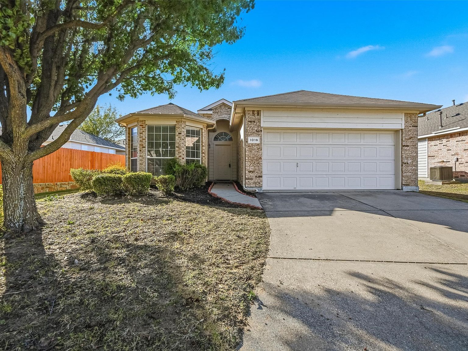 1016 Fairweather Dr Fort Worth, TX 76120 - Thumbnail 4