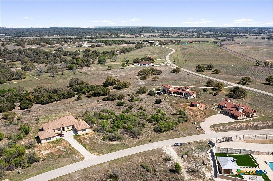 104 Strada Luca Florence, TX 76527 - Thumbnail 4