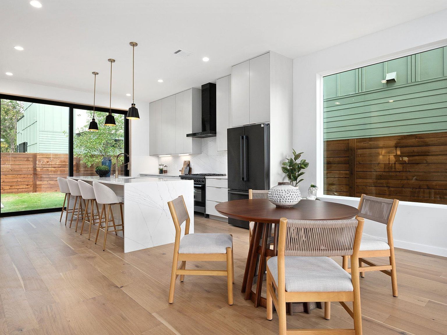 1104 Gunter St #1/2 Austin, TX 78702 - Thumbnail 4