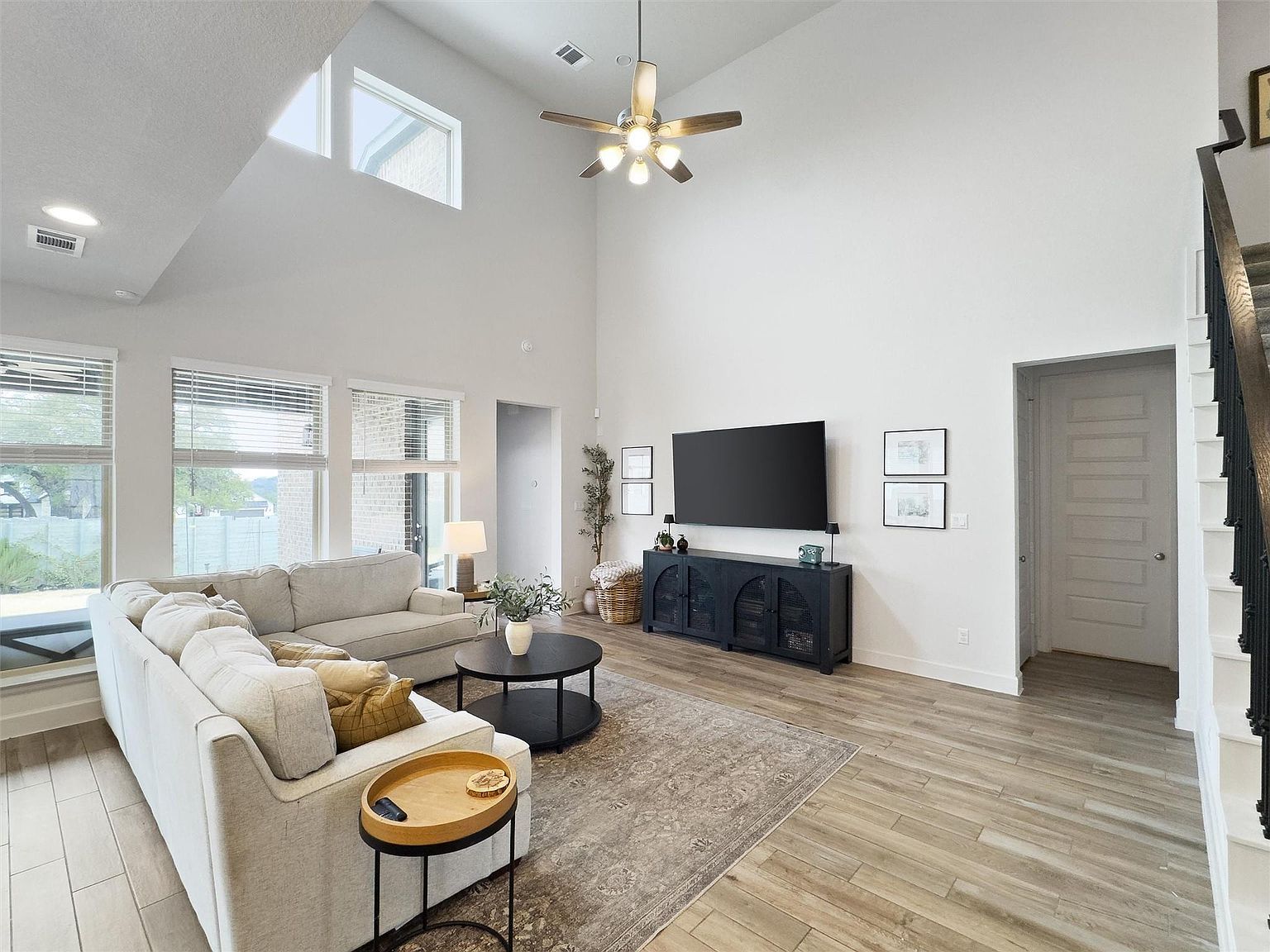 221 Ashmore Ln Georgetown, TX 78628 - Thumbnail 4