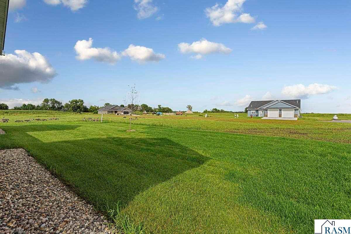 105 Gray Fox Path Eagle Lake, MN 56024 - Thumbnail 4