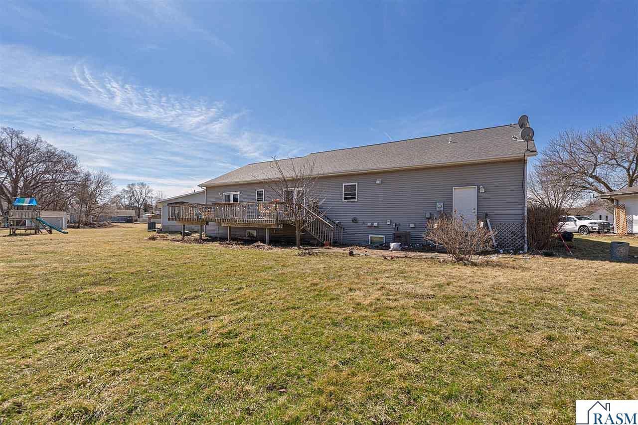 1010 5th St N Saint James, MN 56081 - Thumbnail 4