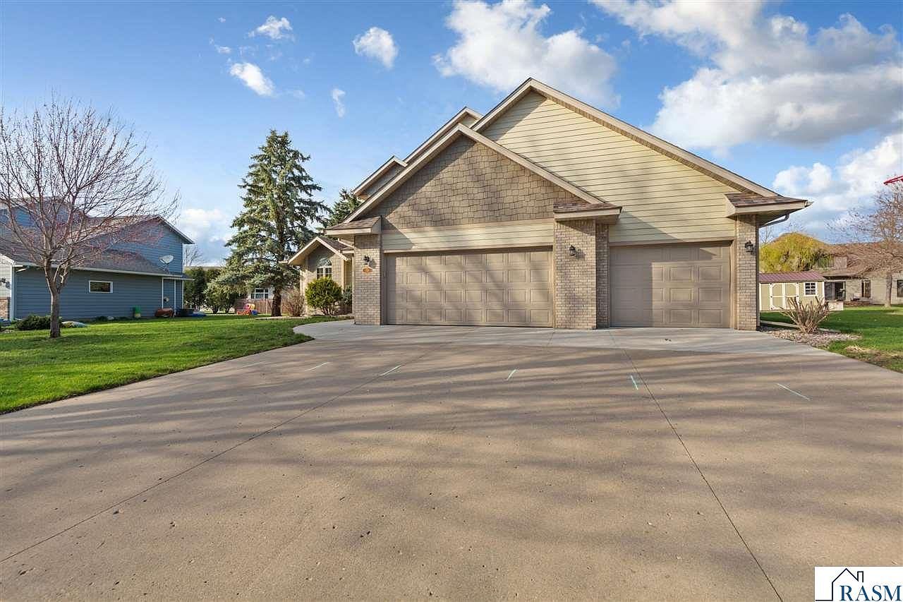 1526 Castle Dr North Mankato, MN 56003 - Thumbnail 4