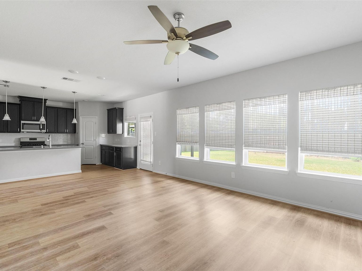 810 Spruce Pine Dr Willis, TX 77318 - Thumbnail 4