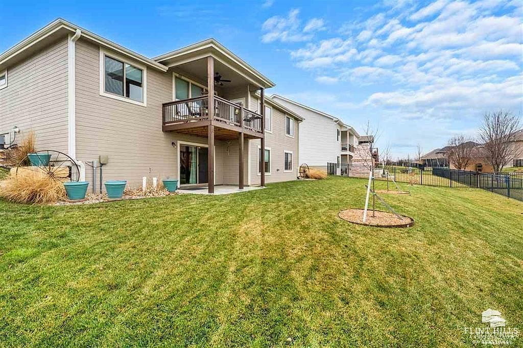 2006 Henry Dr Wamego, KS 66547 - Thumbnail 4