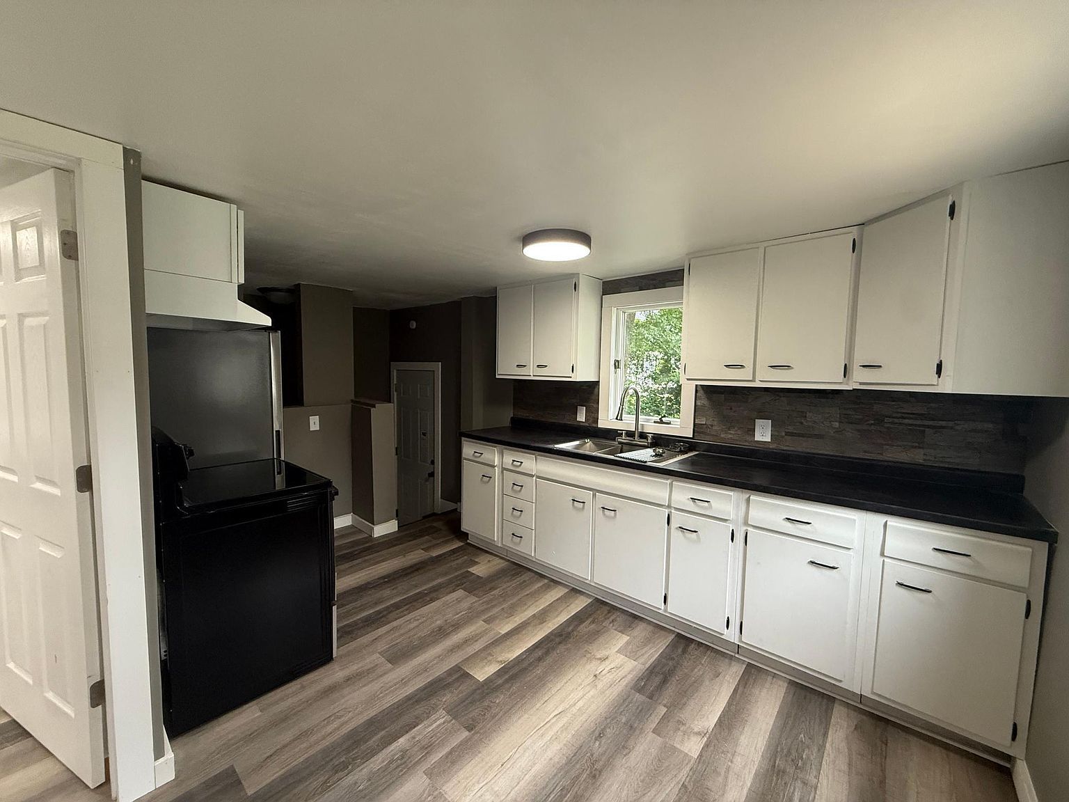 1514 Trott Ave SW Willmar, MN 56201 - Thumbnail 4