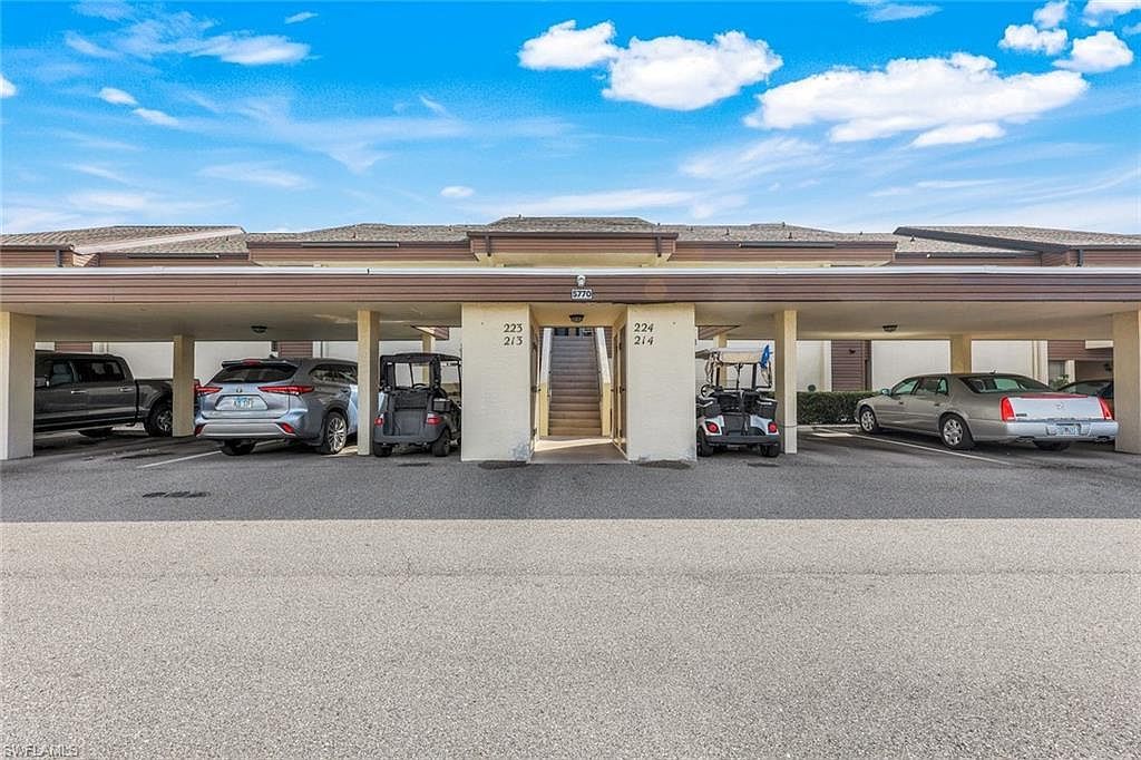 5770 Trailwinds Dr APT 213 Fort Myers, FL 33907 - Thumbnail 4