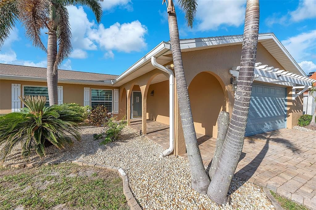 1012 Spindle Palm Way Apollo Beach, FL 33572 - Thumbnail 4