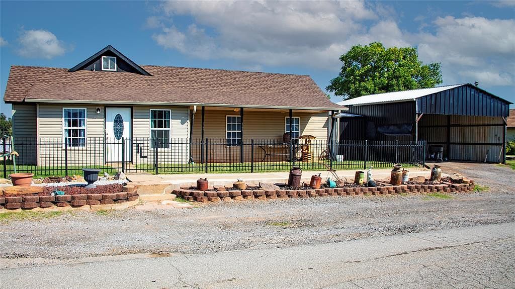 107 E Johnny Bench Binger, OK 73009 - Thumbnail 4