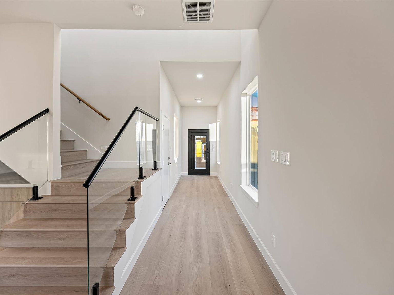 2021 Wilburforce St W Houston, TX 77091 - Thumbnail 4